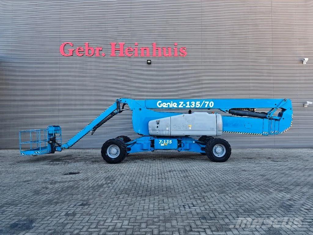 Genie Z-135 Teleskop bomliftar