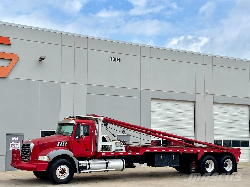 Mack GU813 Bärgningsbilar