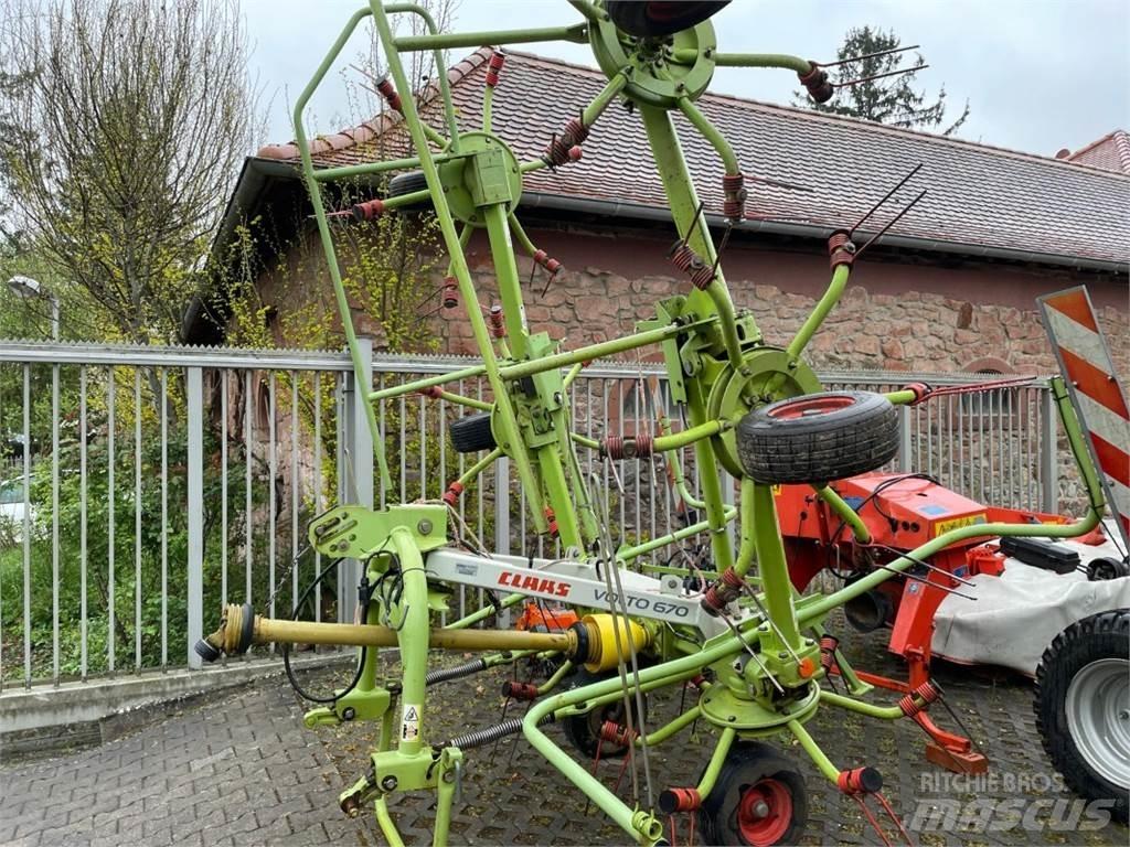 CLAAS Volto 670 Vändare och luftare
