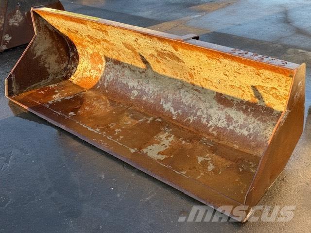 Manitou USED BUCKET Skopor