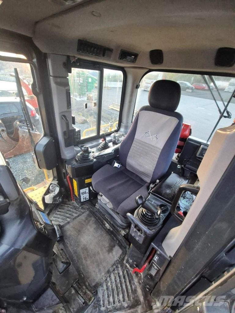 Komatsu D65 pxi Bandschaktare