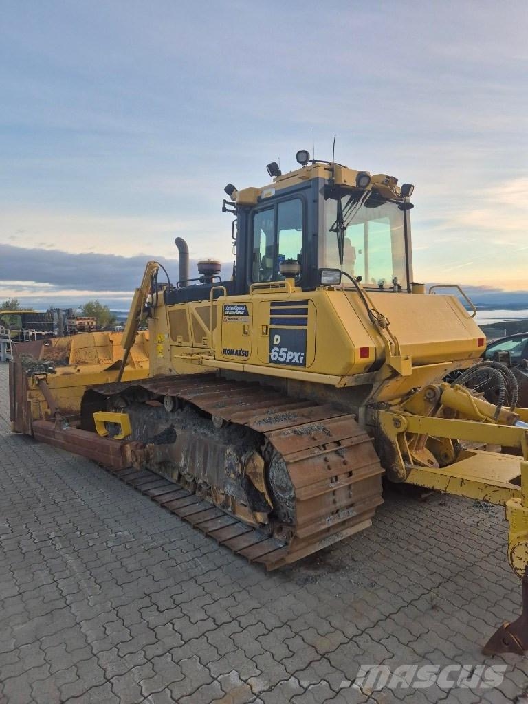 Komatsu D65 pxi Bandschaktare
