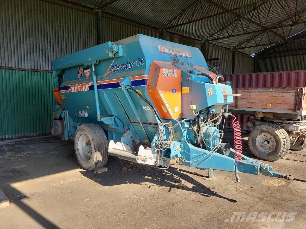 Storti Labrador 9 Fullfodervagnar