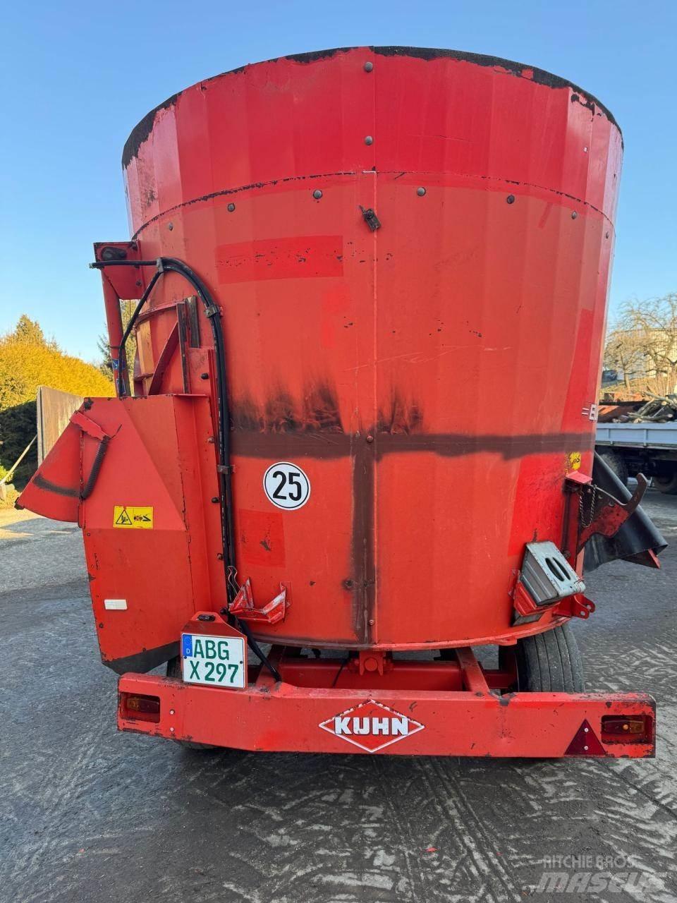 Kuhn EUROMIX 1070 Fullfodervagnar