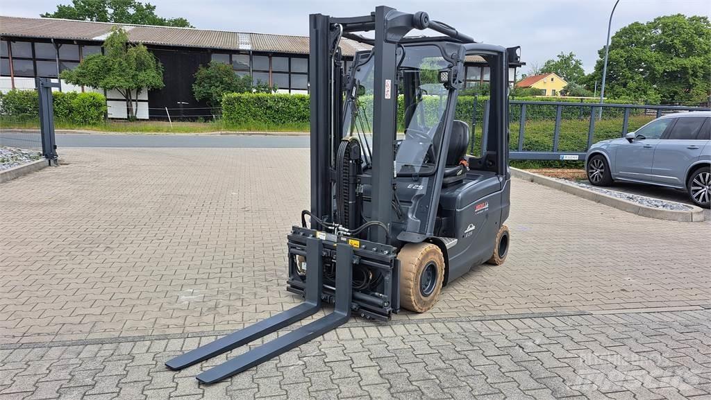 Linde E25-01 Elmotviktstruckar