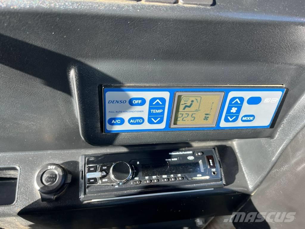 Takeuchi TB 295 W Hjulgrävare