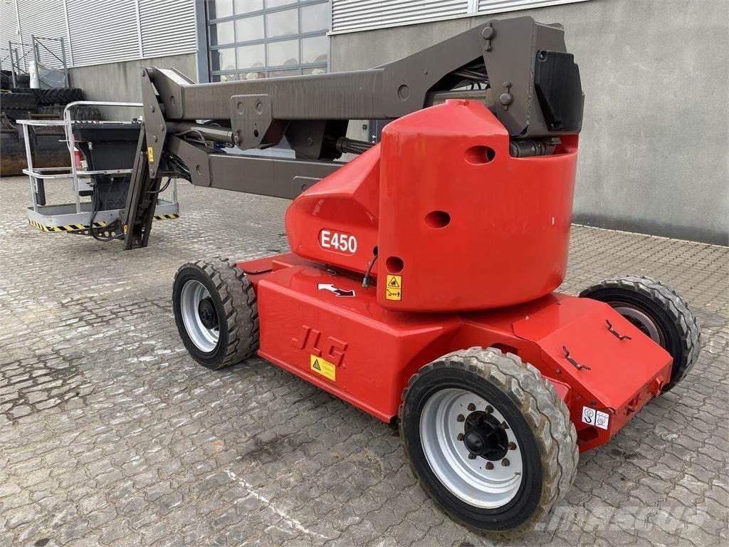 JLG E450AJ Bomliftar
