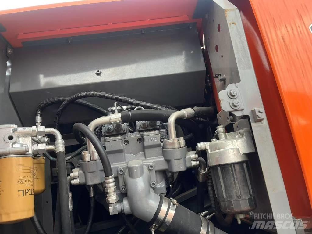 Hitachi zx200 Bandgrävare