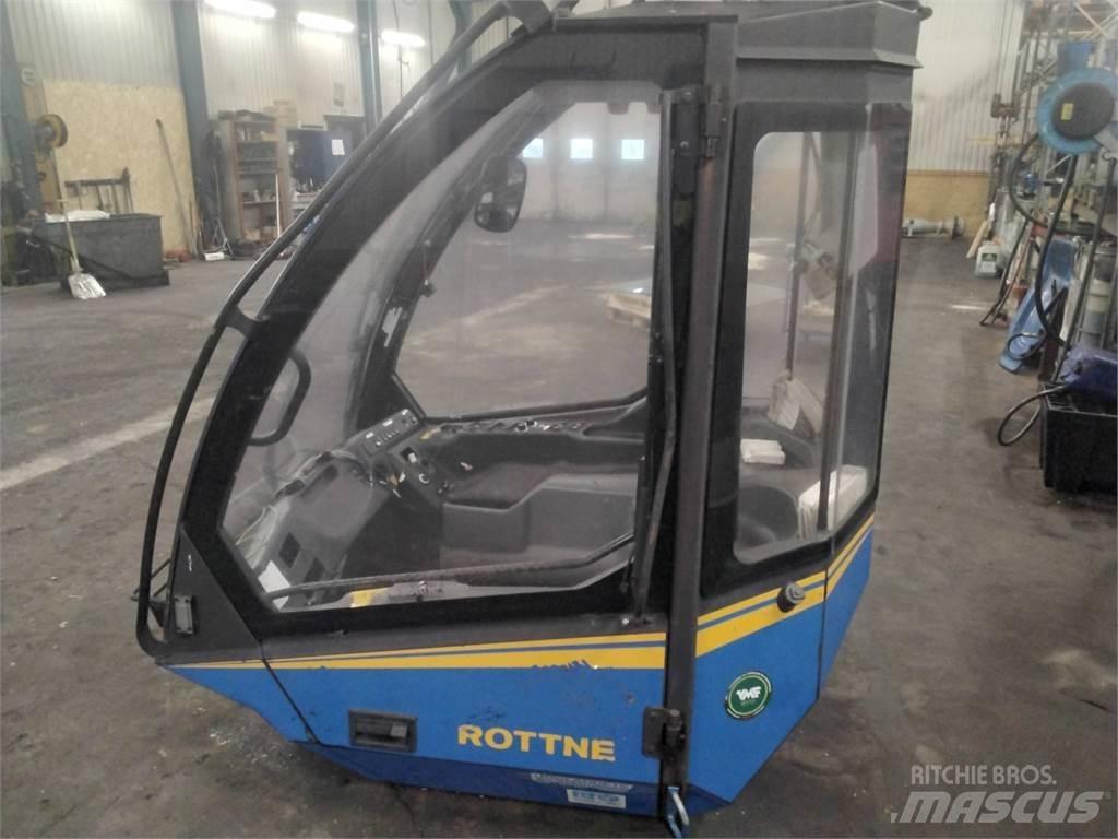 Rottne H20 Hytter och interiör