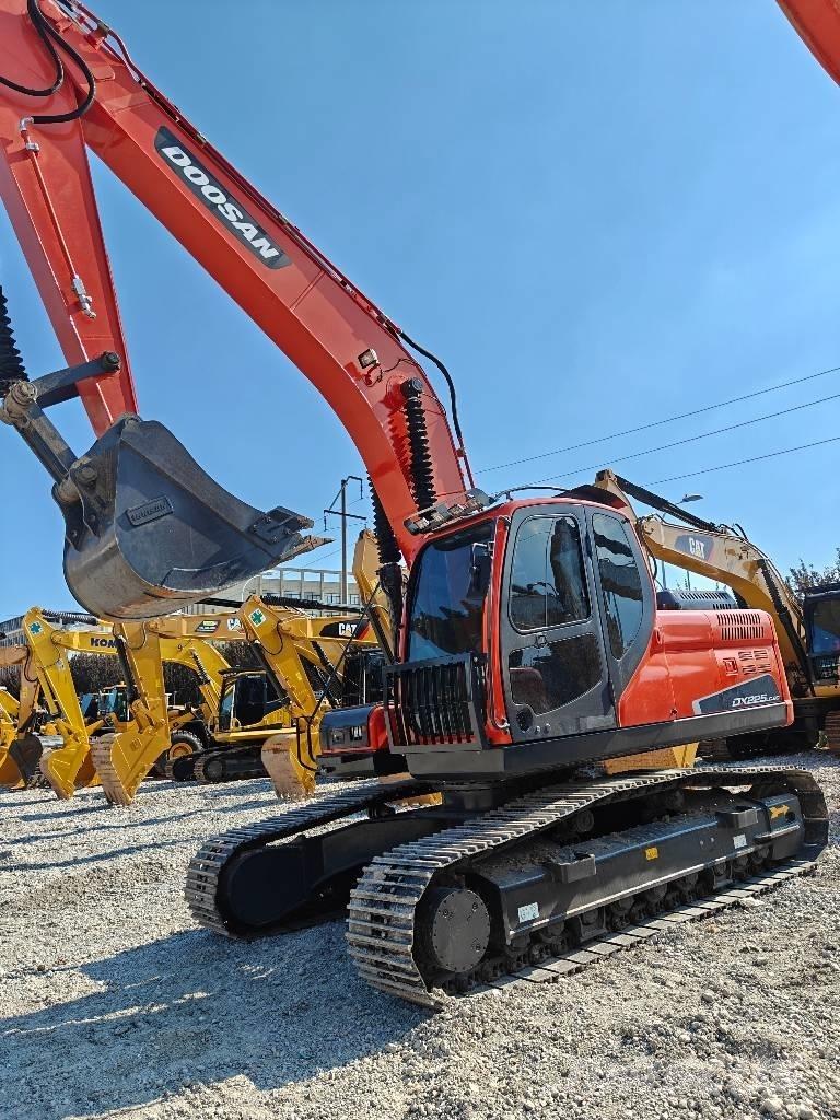 Doosan 225 LCA Bandgrävare