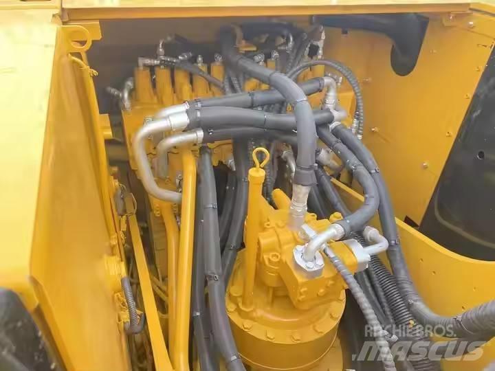 CAT 320 D2 Bandgrävare