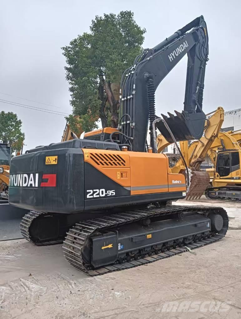 Hyundai 220 LC-9S Bandgrävare