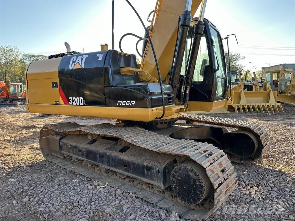 CAT 320DL Bandgrävare