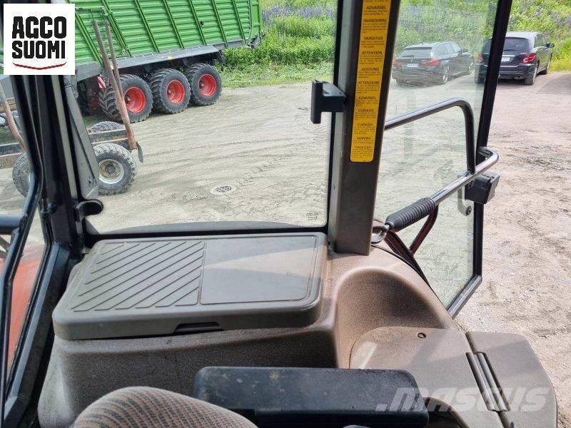 New Holland M100 Traktorer