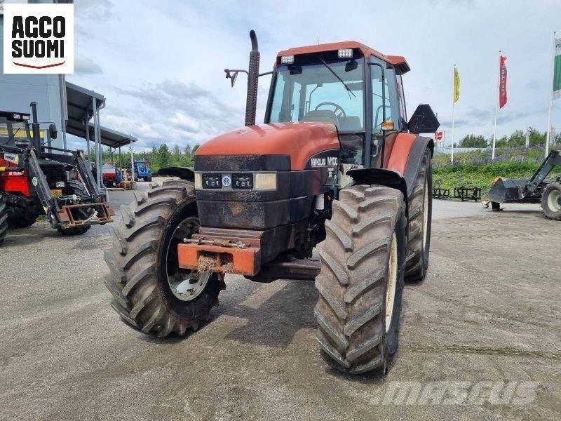 New Holland M100 Traktorer