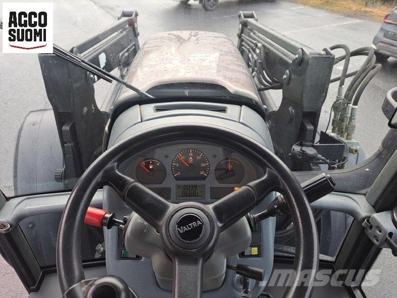 Valtra M120 Traktorer