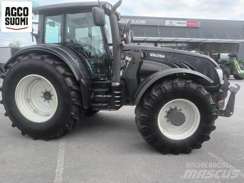 Valtra T213 VERSU Traktorer