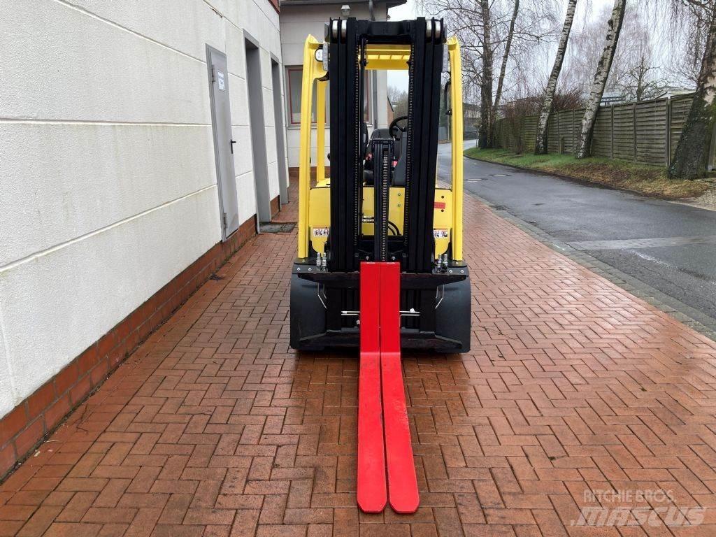 Hyster J 3.0 XN Elmotviktstruckar