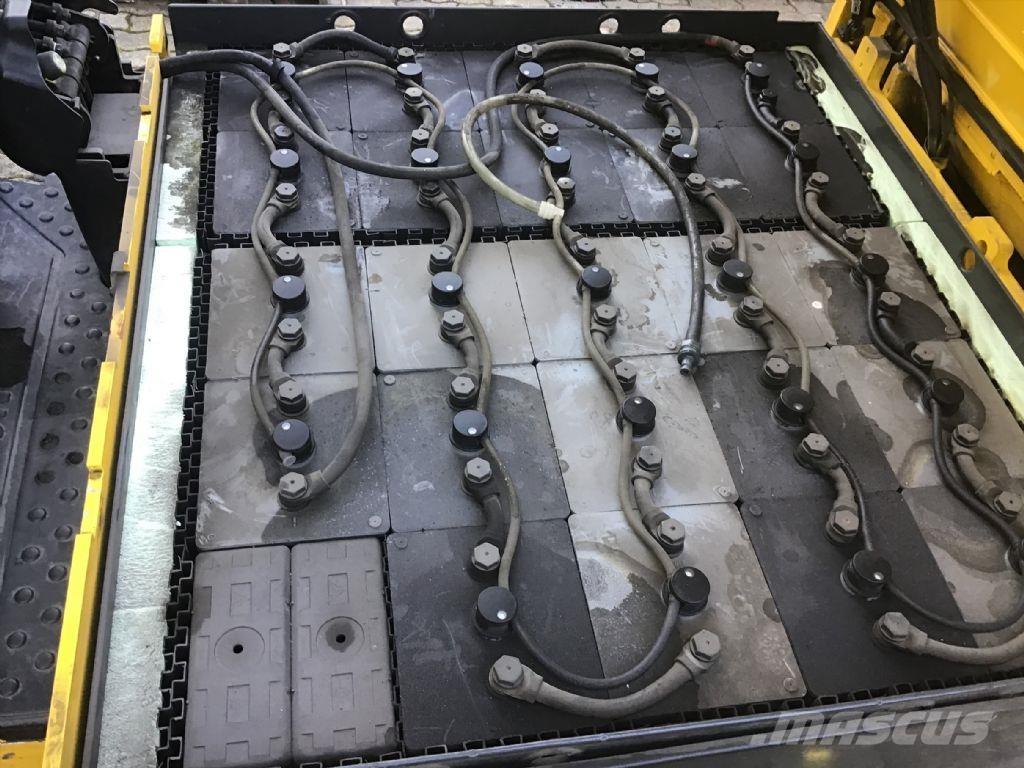 Hyundai 32B-7 Elmotviktstruckar