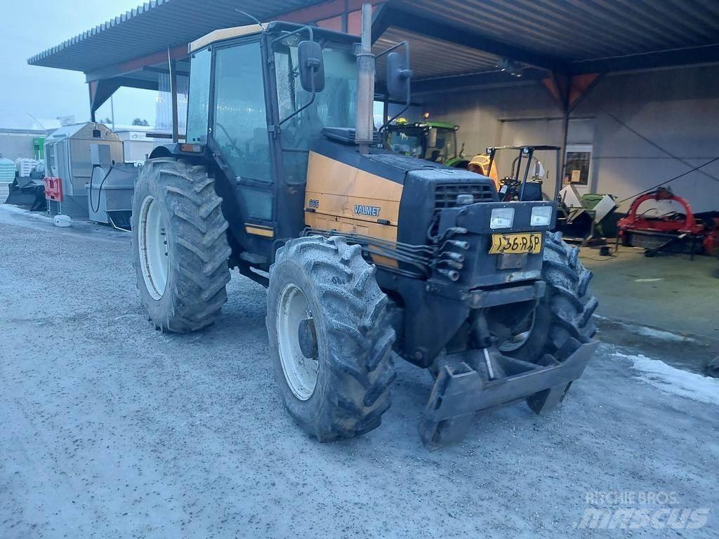 Valmet 665 Traktorer