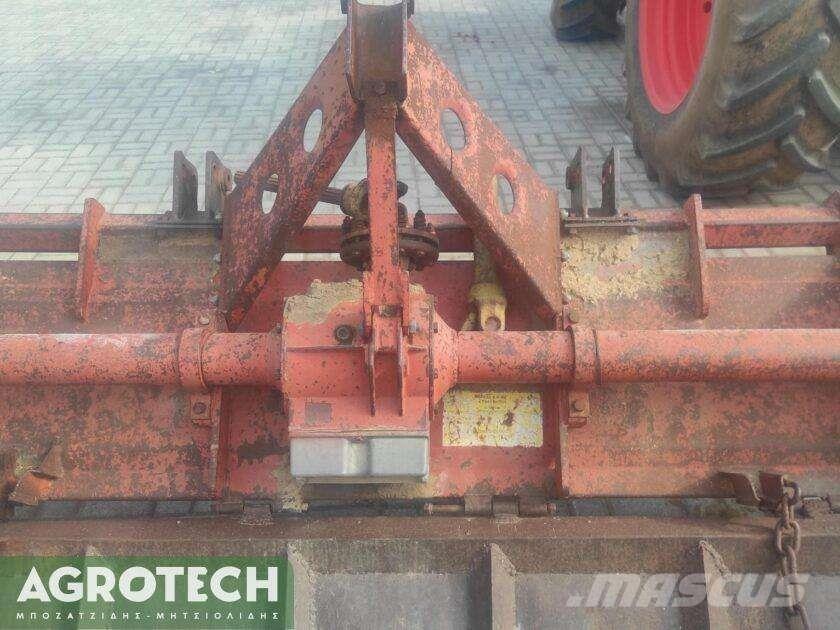  205 Traktorer