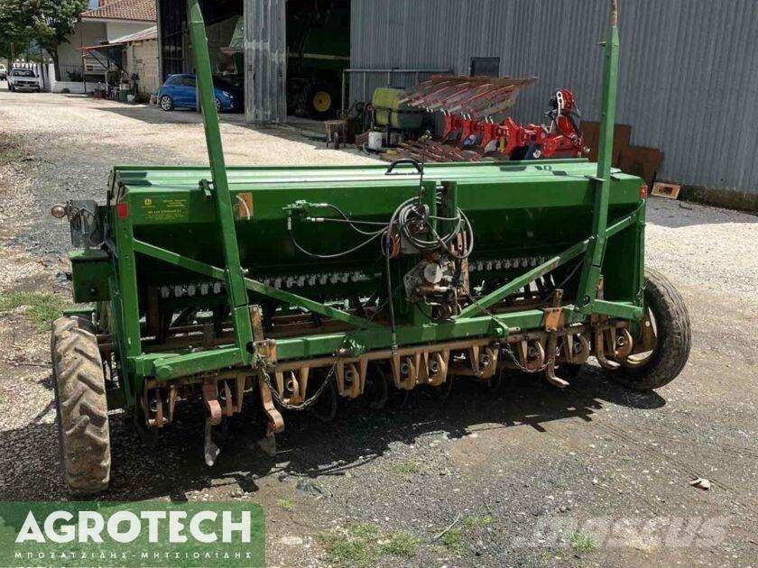 Amazone D7/30E Traktorer