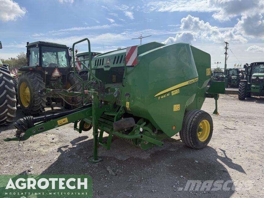 John Deere F441M Rundbalspressar