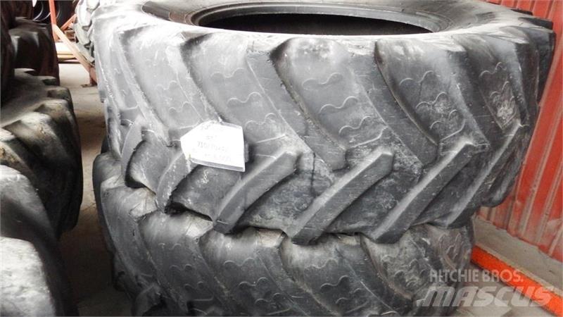 BKT 710/70R42 Däck, hjul och fälgar