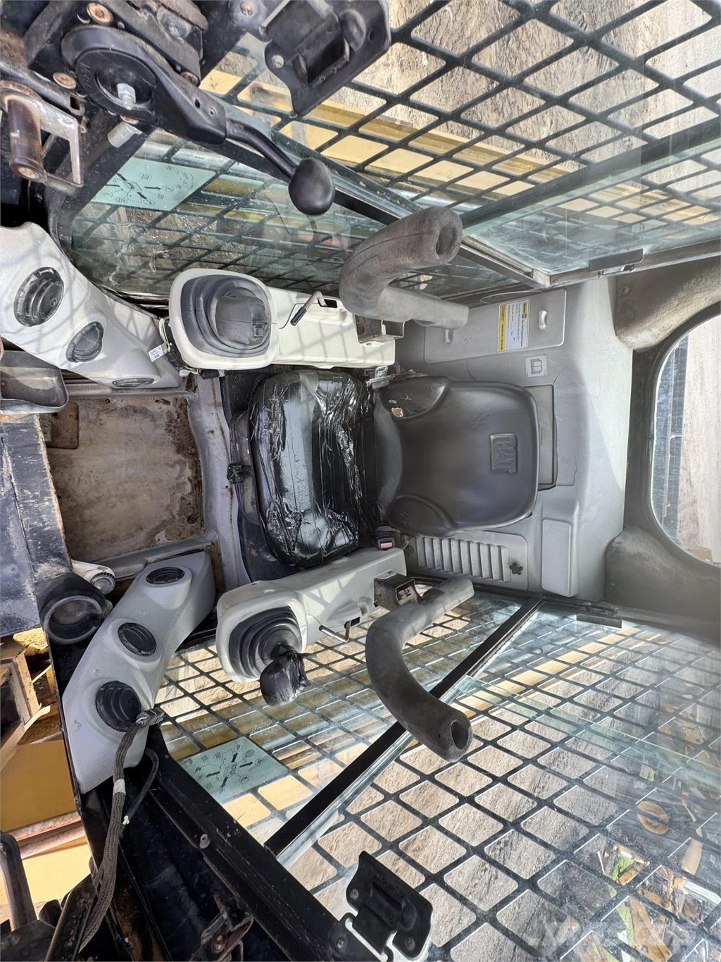 CAT 246C Kompaktlastare