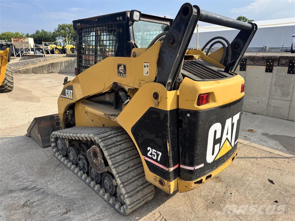 CAT 257 Kompaktlastare