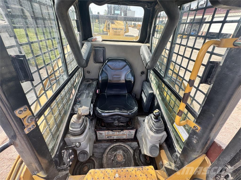 CAT 257 Kompaktlastare