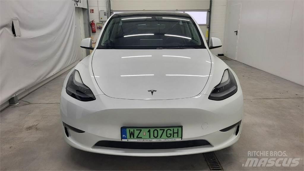Tesla Y Personbilar