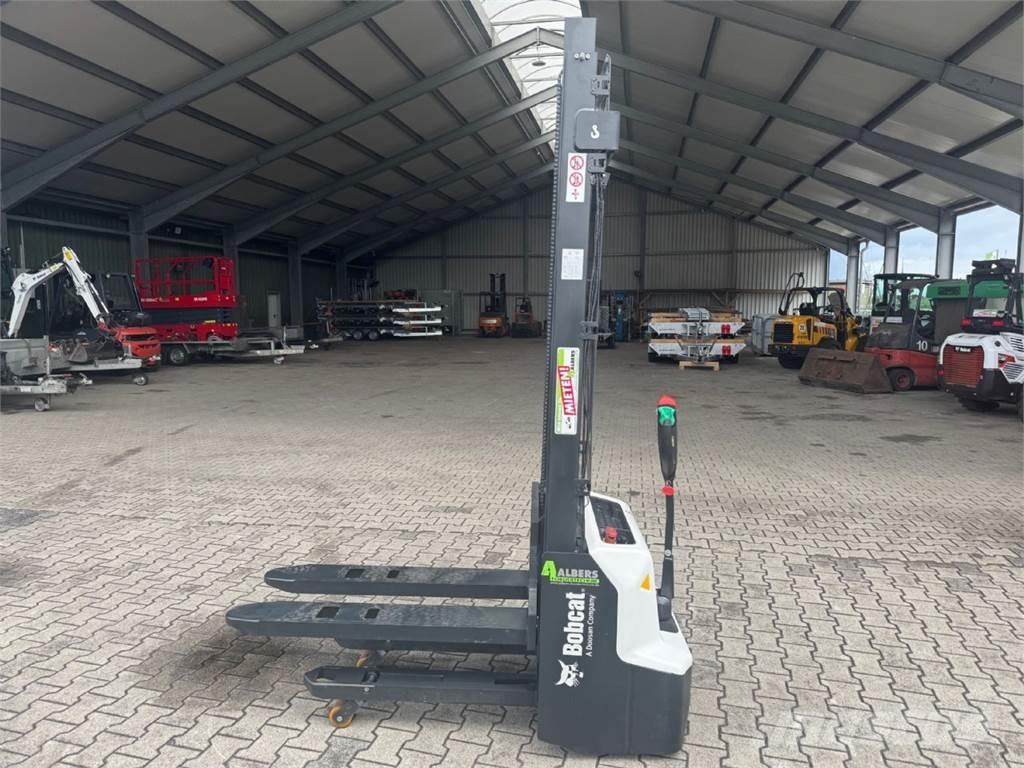 Bobcat LSM12N-7 i Staplare-led