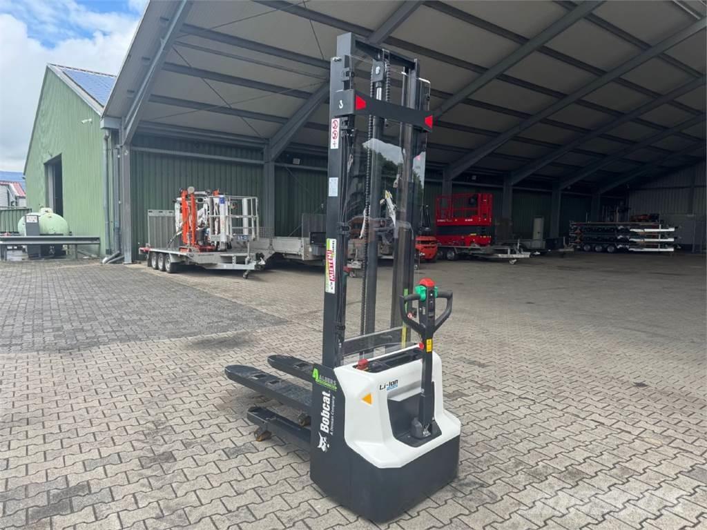 Bobcat LSM12N-7 i Staplare-led