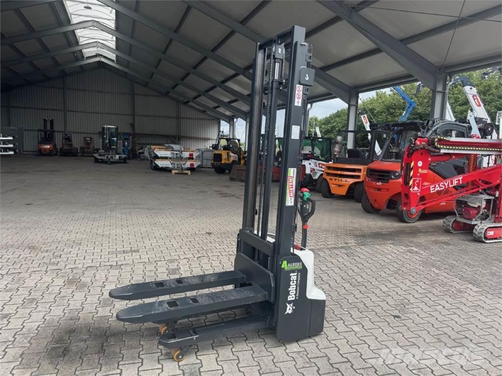 Bobcat LSM12N-7 i Staplare-led