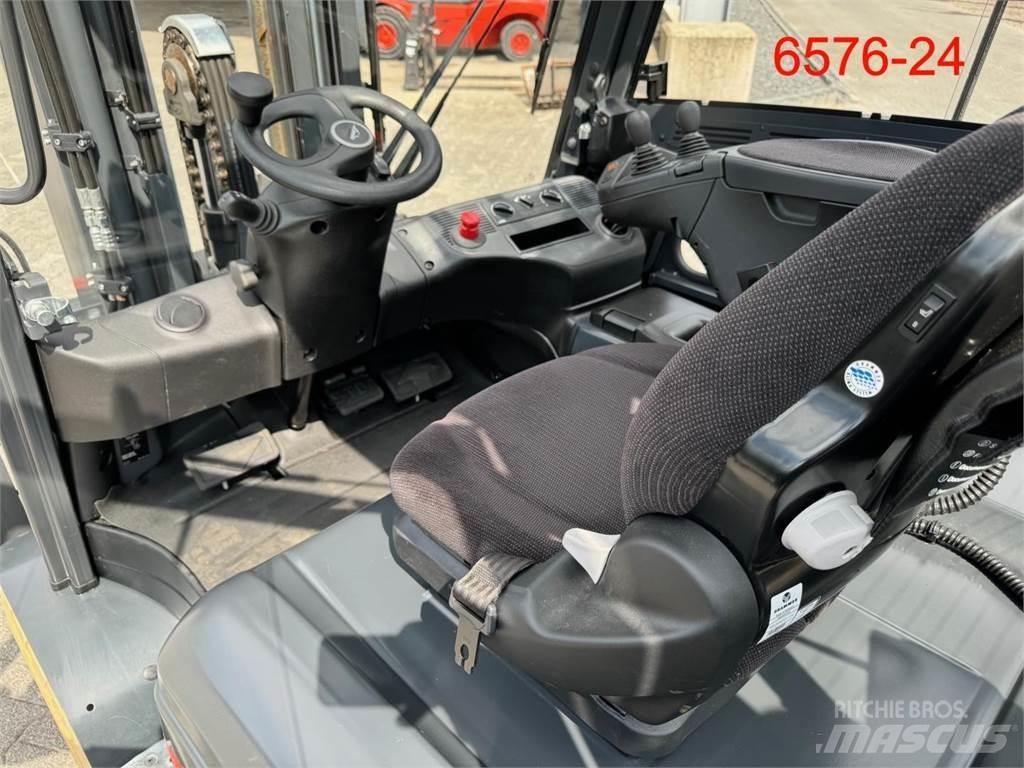 Linde E 50 HL 01 Elmotviktstruckar