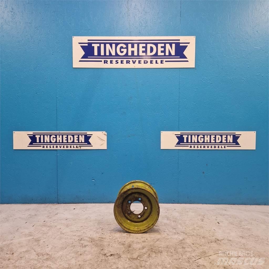  12 7.00x12 Däck, hjul och fälgar