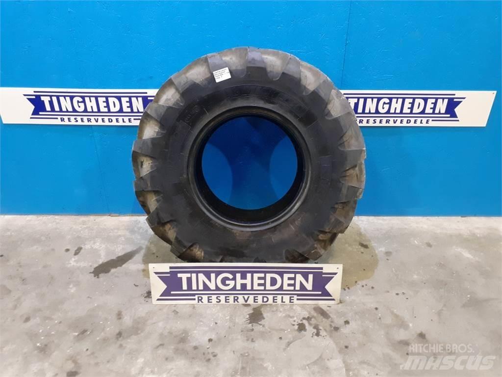  18 340/80R18 Däck, hjul och fälgar