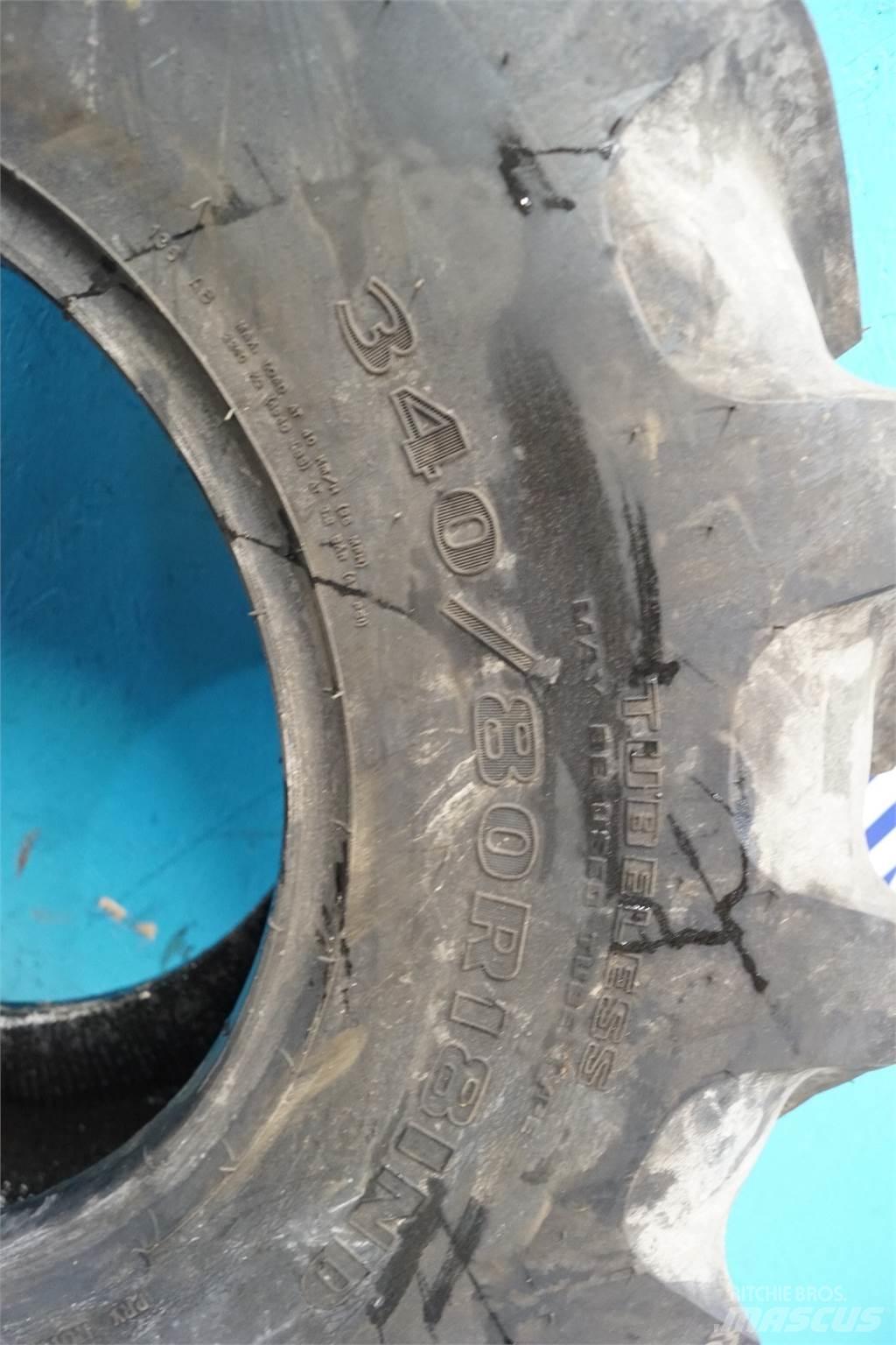  18 340/80R18 Däck, hjul och fälgar