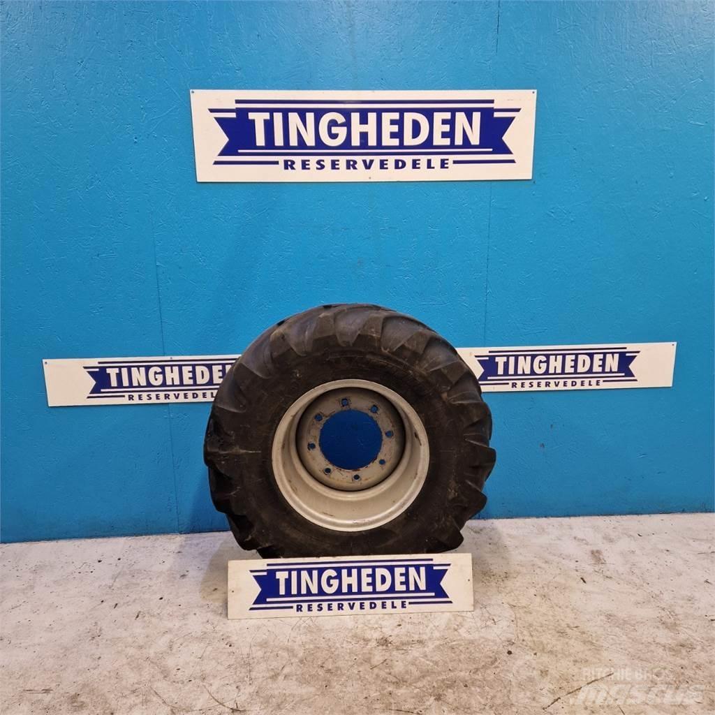  18 340/80R18 Däck, hjul och fälgar