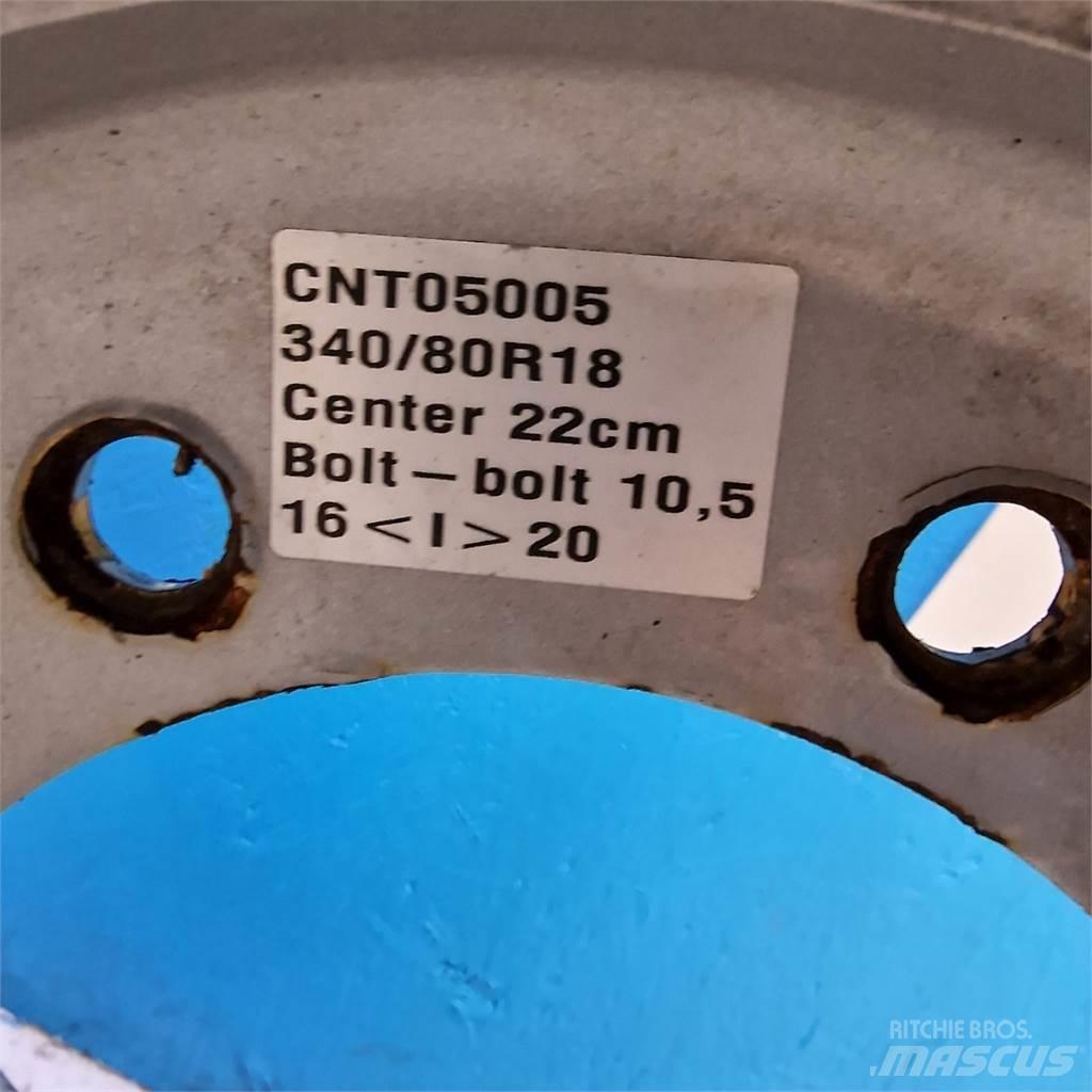  18 340/80R18 Däck, hjul och fälgar