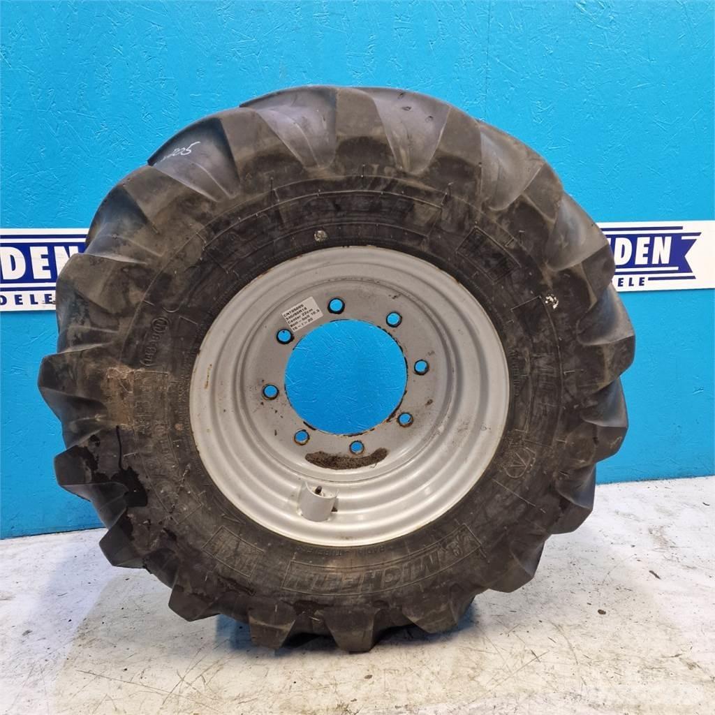  18 340/80R18 Däck, hjul och fälgar