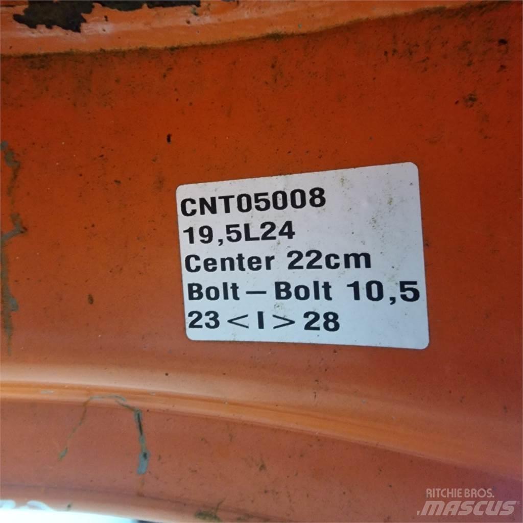  24 19.5L24 Däck, hjul och fälgar