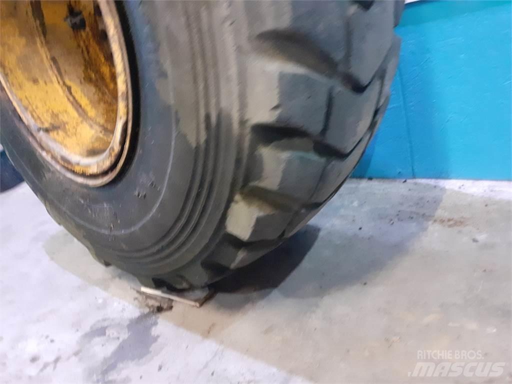  25 20.5R25 Däck, hjul och fälgar