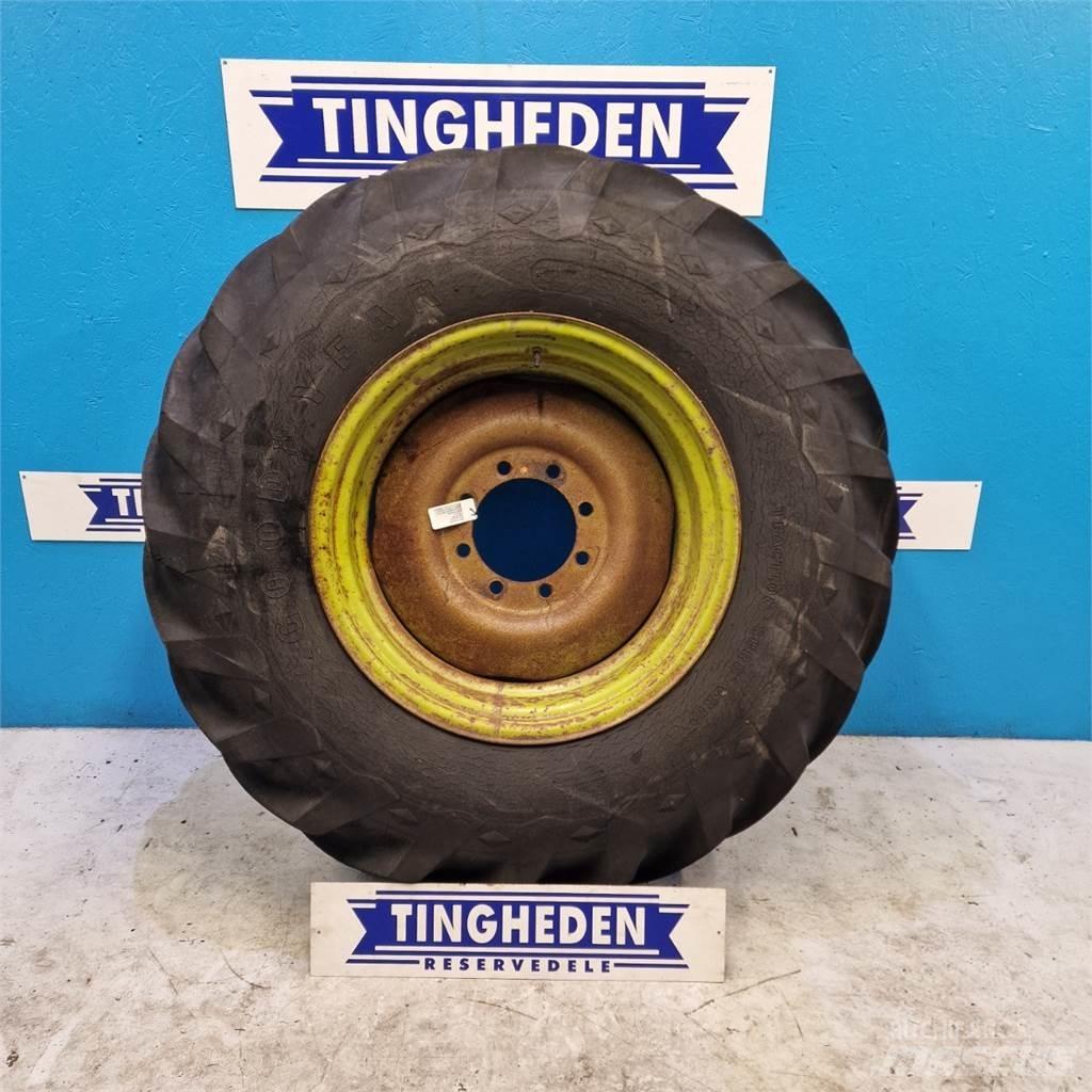  30 18.4-30 Däck, hjul och fälgar
