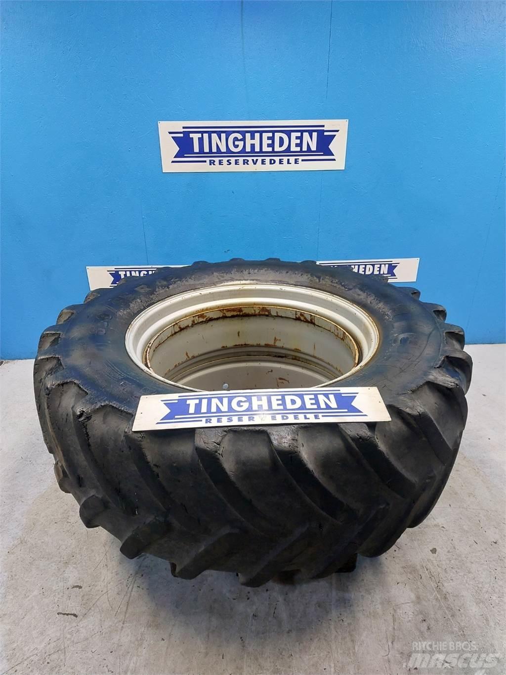  42 650/65 R42 Däck, hjul och fälgar