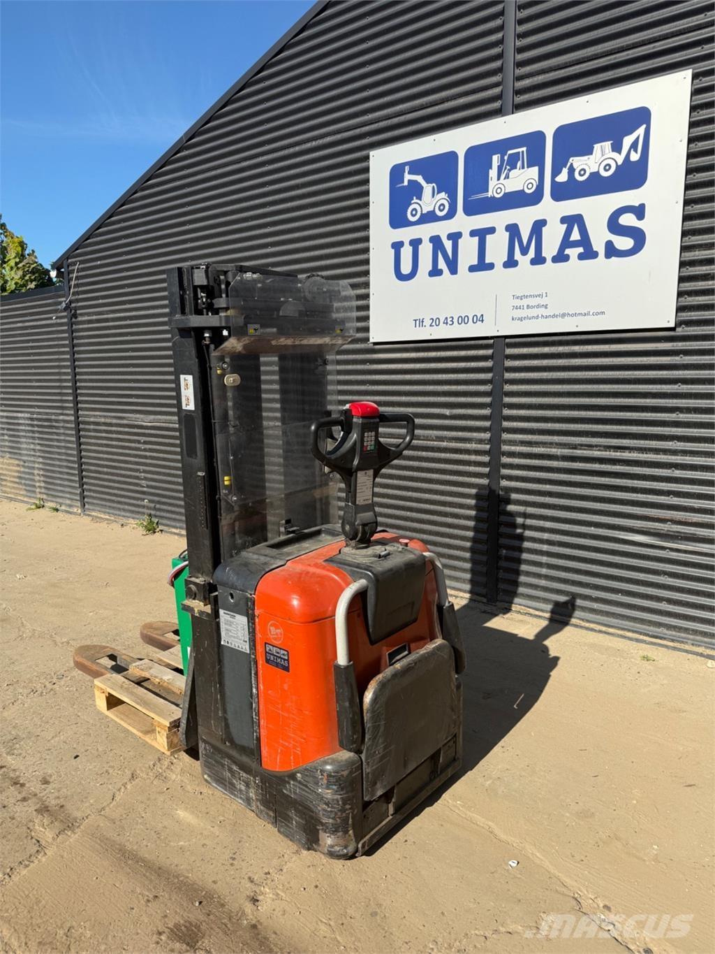 BT SPE160 Manuella pallstaplare