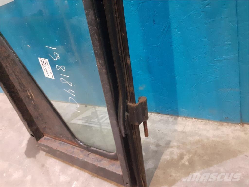 CASE 1620 Hytter och interiör