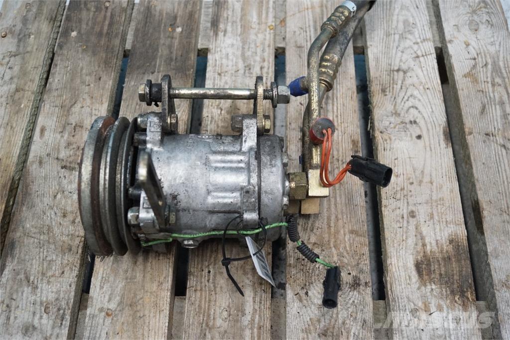 CASE 621D Hytter och interiör