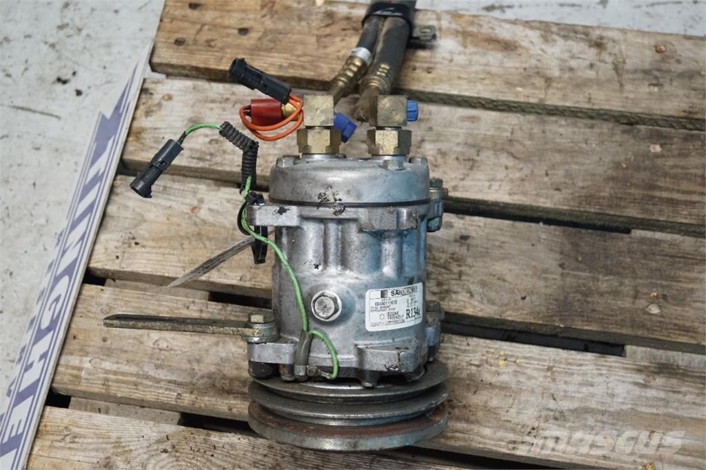 CASE 621D Hytter och interiör